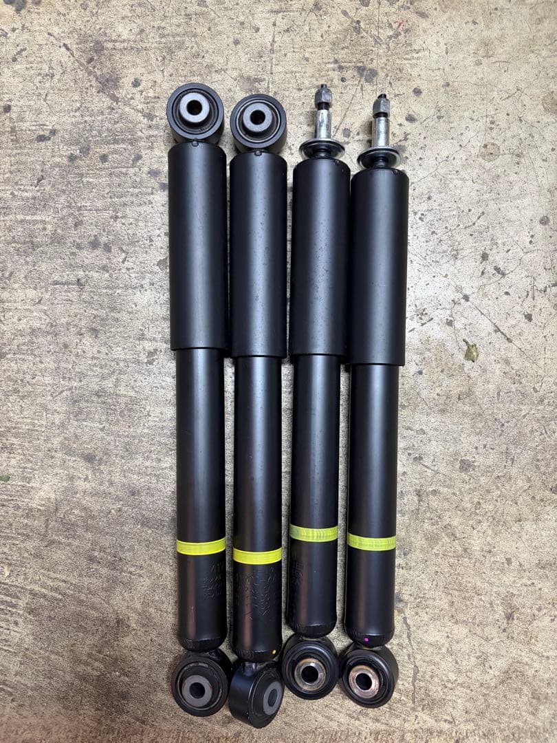 新車外し　ジムニー jb64ショックアブソーバー 4本セット 4×4エンジニアリング ジムニー/シエラ用 4×4エンジニアリング「ビッグ