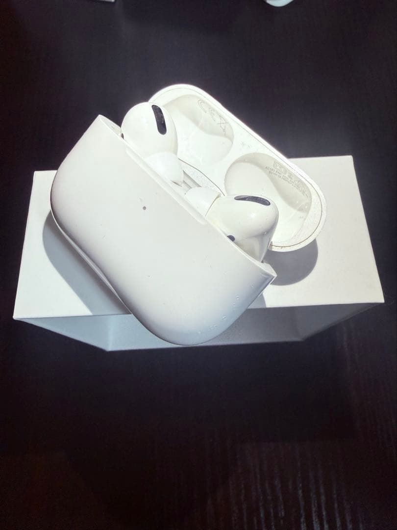 Apple AirPods Pro 美品 Amazon.co.jp: 【整備済み品】 Apple AirPods Pro White : 家電＆カメラ