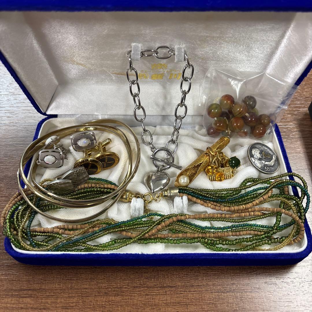 遺品整理】アクセサリー まとめ - メルカリ