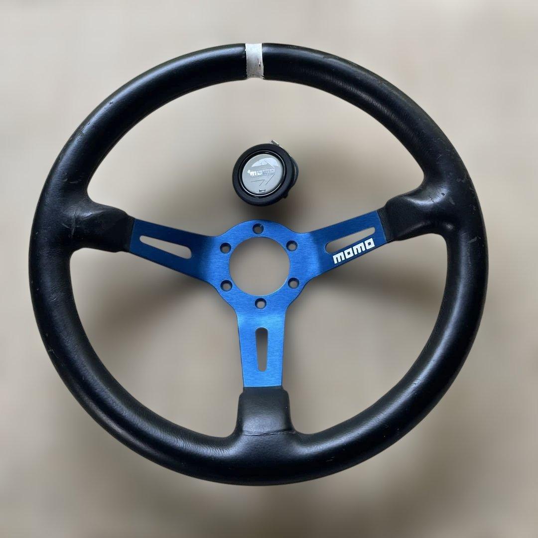 momo ステアリング　ディープ　33パイ？35パイ？ 正規輸入品】MOMO ステアリング ドリフティング 33パイ オレンジ