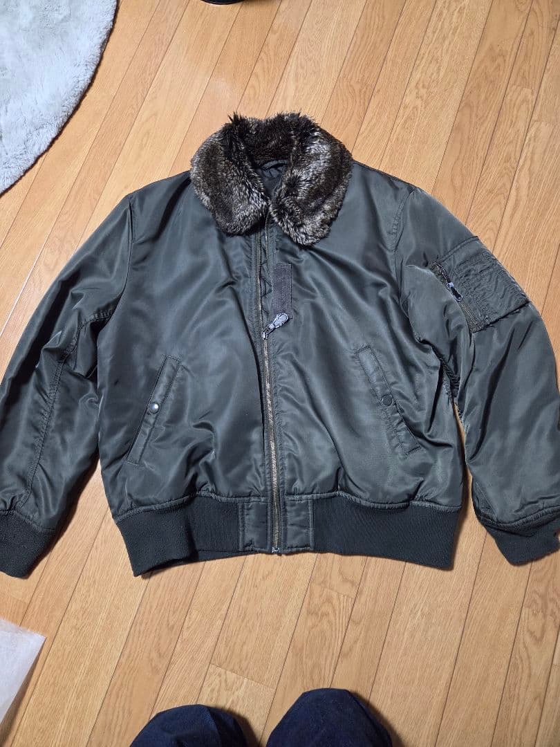 オリーブグリーン ミリタリージャケット ファー襟付き