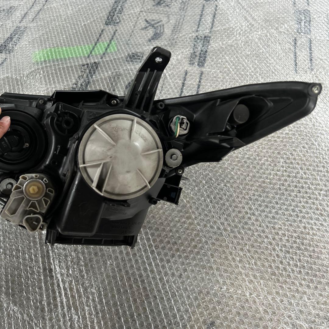 エスティマ ヘッドライト 右 koito28-217 中古品 - メルカリ