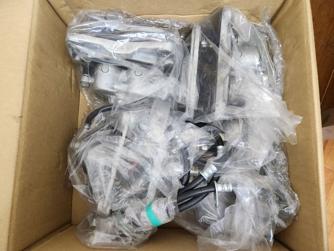 GR86(ZN8)& BRZ(ZD8)純正ブレーキキャリパー&パッド １台分 トヨタ GR86「ZN8」/スバル BRZ(ZD8)キャリパーカバートヨタ 86アルミ