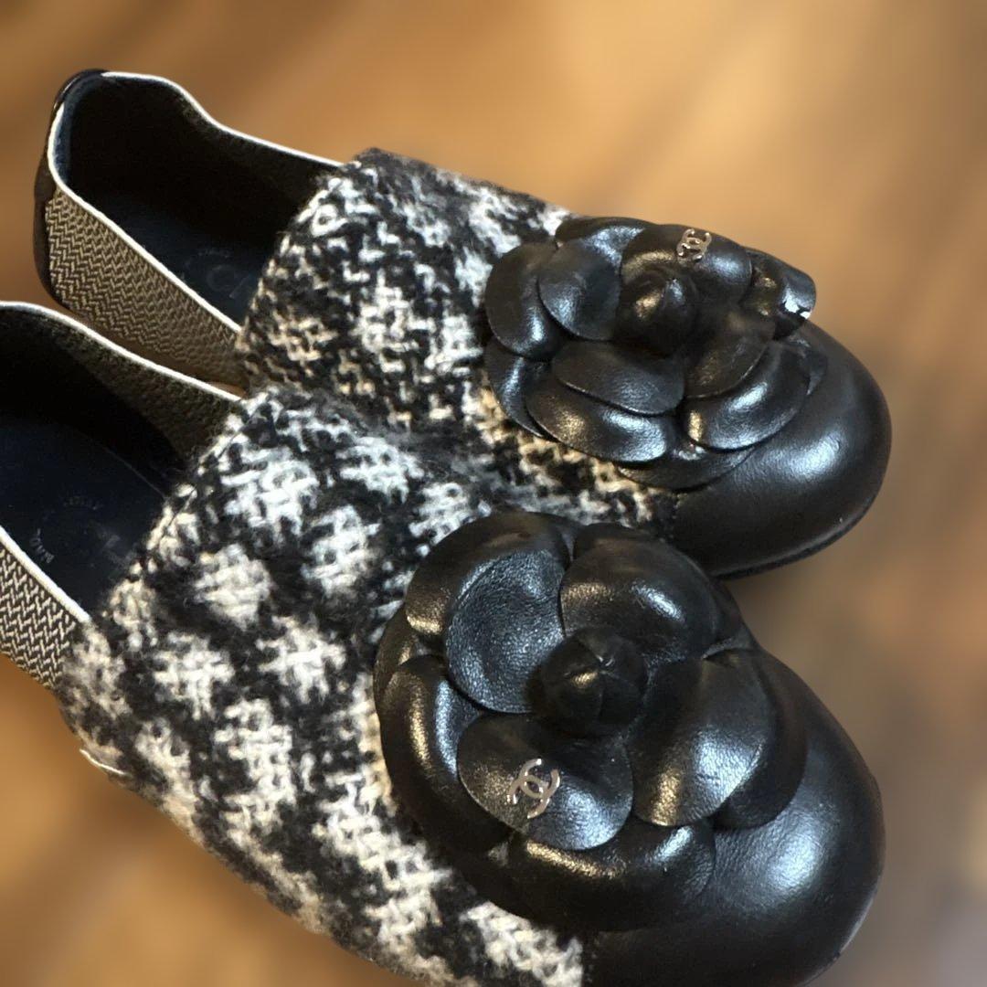 CHANEL フラットシューズ ブラック/ホワイト　38C CHANEL（シャネル） レディース バレリーナ フラット シューズ 靴