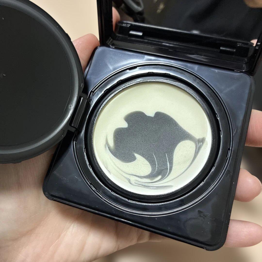 ジバンシイ　ソワンノワールUVコンパクト ソワン ノワール Uv コンパクト - 日焼け止め | Givenchy Beauty