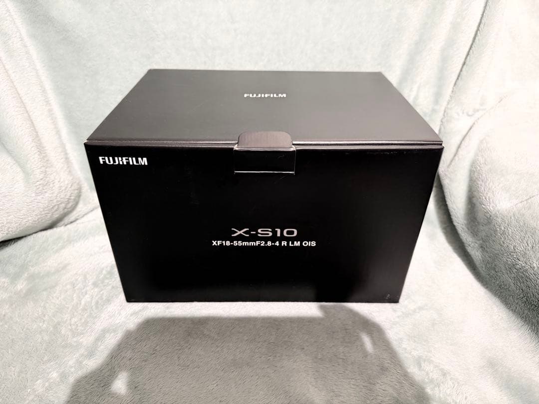 美品】FUJIFILM XS10 ボディ 女性使用 液晶フィルム付 付属品完備