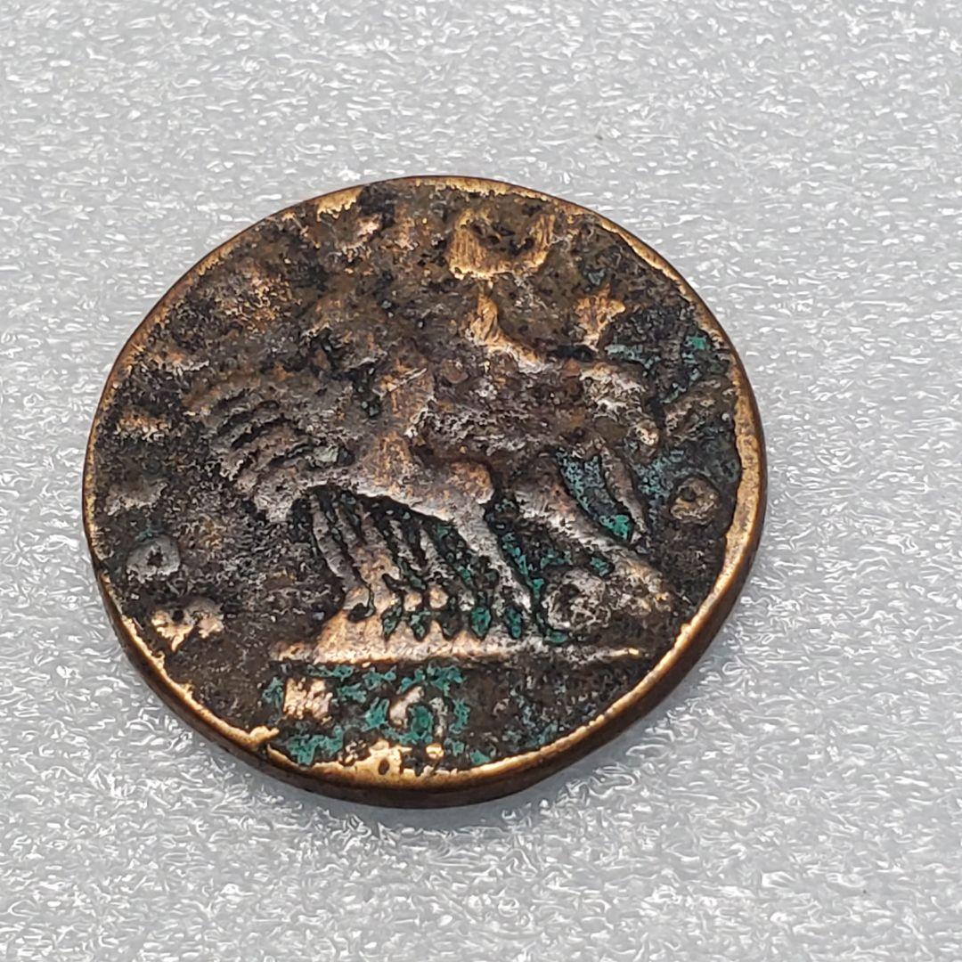 3974. 古代ローマ時代 古いコイン 鷲と人物像デザイン - メルカリ