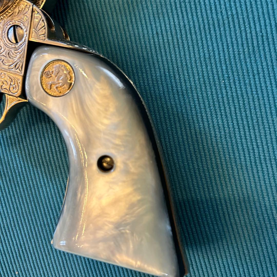 ジョン・ウェイン コメモラティブ 45&幻の白蝶貝のグリップ