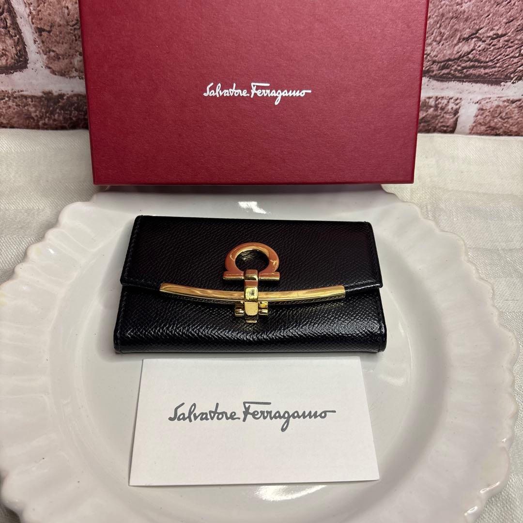 なかなか綺麗♡Salvatore Ferragamoフェラガモ キーケース FERRAGAMO (Salvatore Ferragamo) フェラガモ キーケース レディース