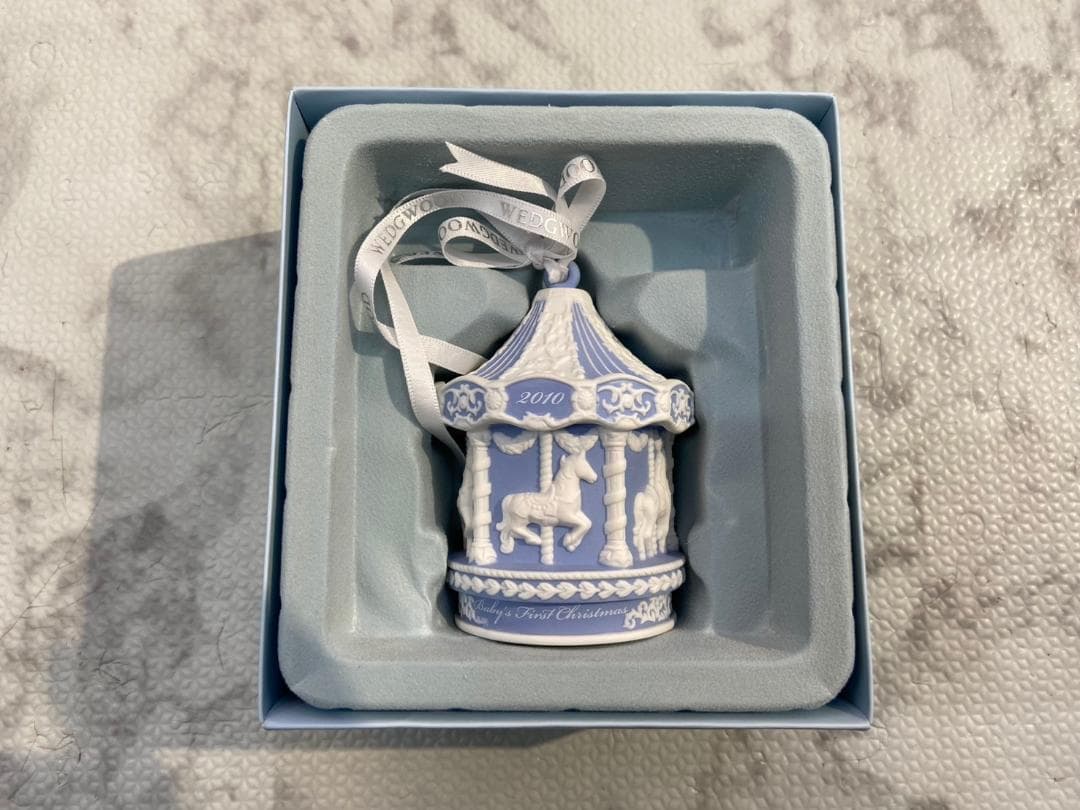 【未使用・開封済】オーナメント ウエッジウッド ウェッジウッドのクリスマス2021年、“クマや白鳥”モチーフの年号入り