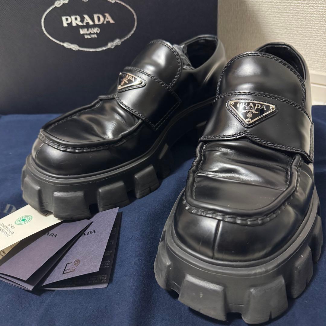 極美品！付属品完備！プラダ モノリス レザー ローファー 三角ロゴ 9.0