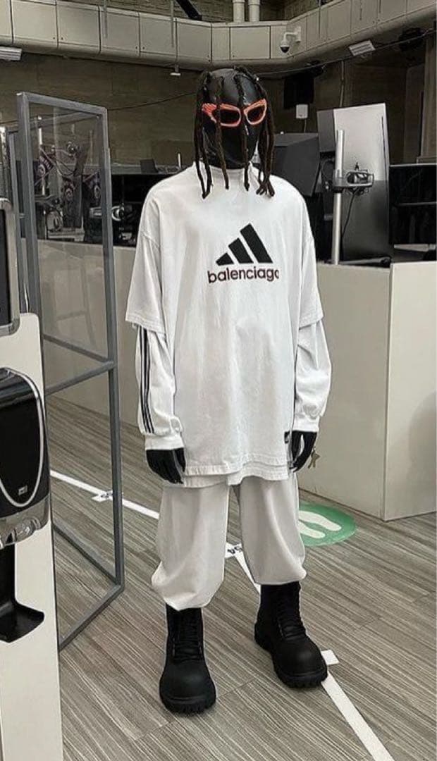 BALENCIAGA adidas 23SS スウェットパンツ 入手困難/コラボ【BALENCIAGA】× adidasバギースウェットパンツ