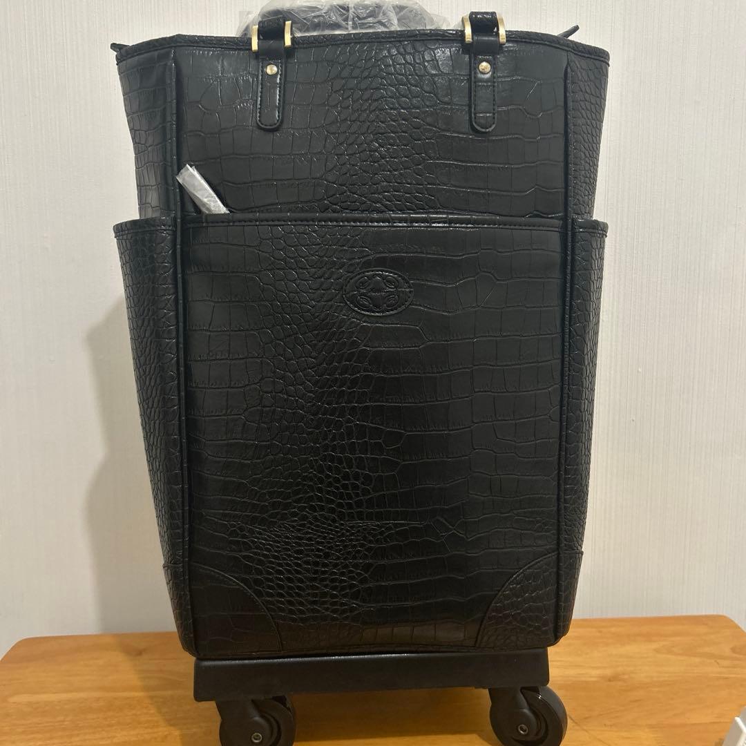 新品未使用　SWANY クロコ型押し キャリーバッグ 黒 ストッパー付き 美品 SWANY（スワニー） キャリーバッグ 新商品 D-651 フォリオ L21サイズ