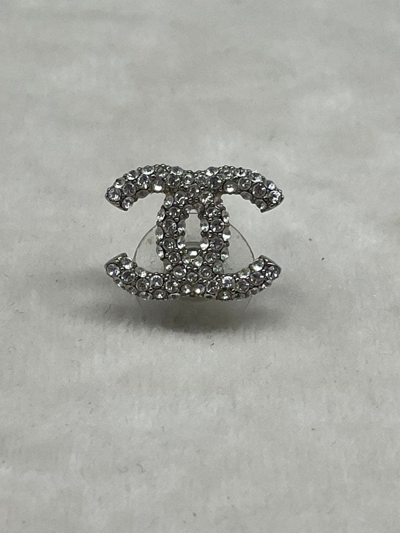 Chanel シャネル CC ロゴ スタッド ピアス クリスタル シルバー 楽天市場】【ギフト品質】シャネル CHANEL スタッド ピアス クローバー