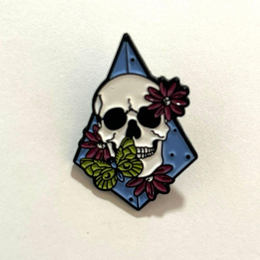 ピンバッジ スカル ドクロ ローズ ブローチ 骸骨 お花 蝶々