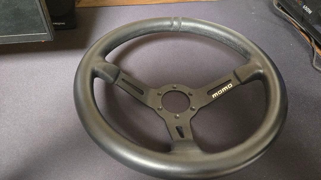 momo ステアリングフルスピード　32.8cm