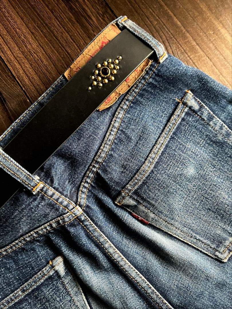 スタッズギャリソンベルト 牛ヌメ 真鍮 38mm HTC CALEE - メルカリ