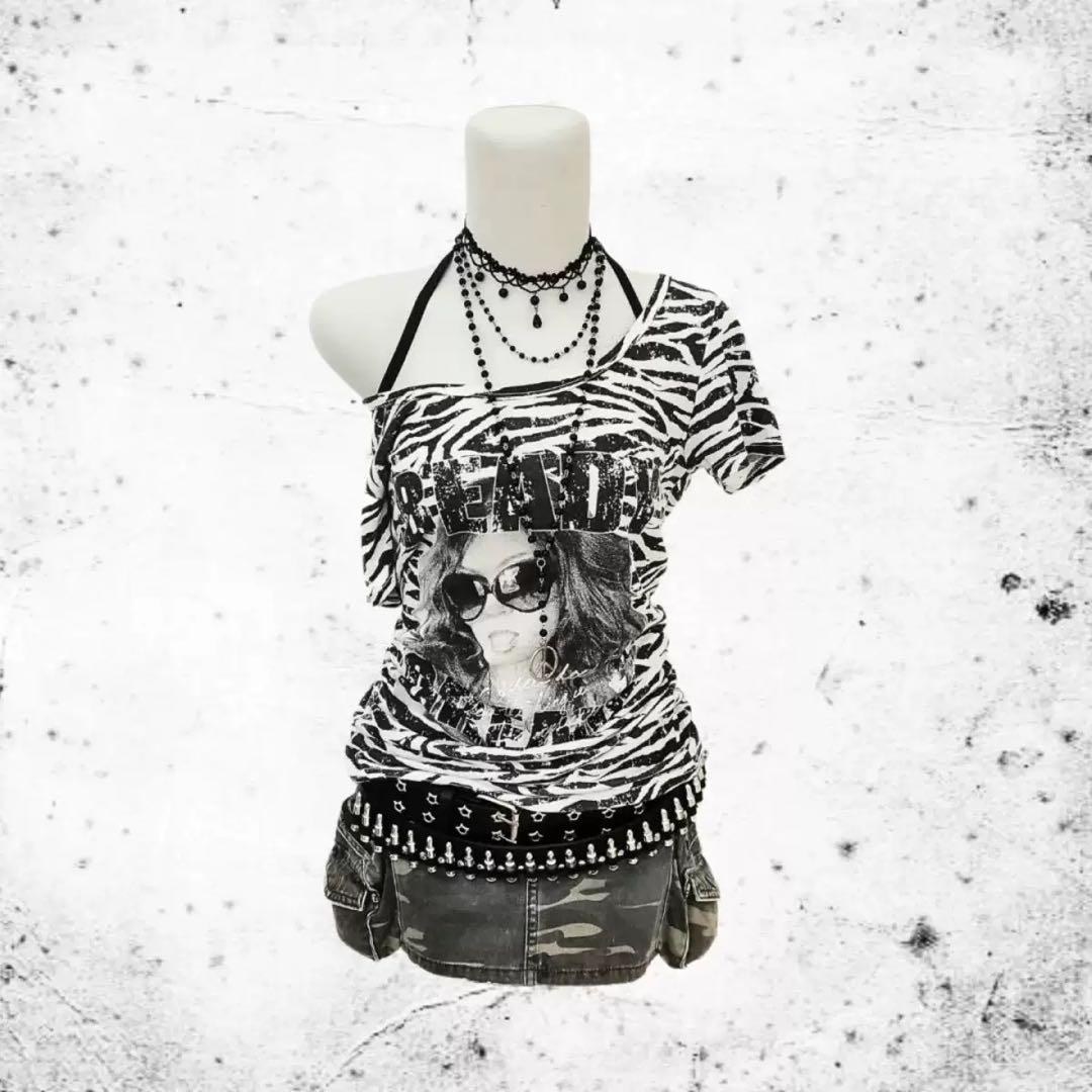 平成ギャル y2k ゼブラ柄オフショルダーTシャツ パンク グランジ d.i.a