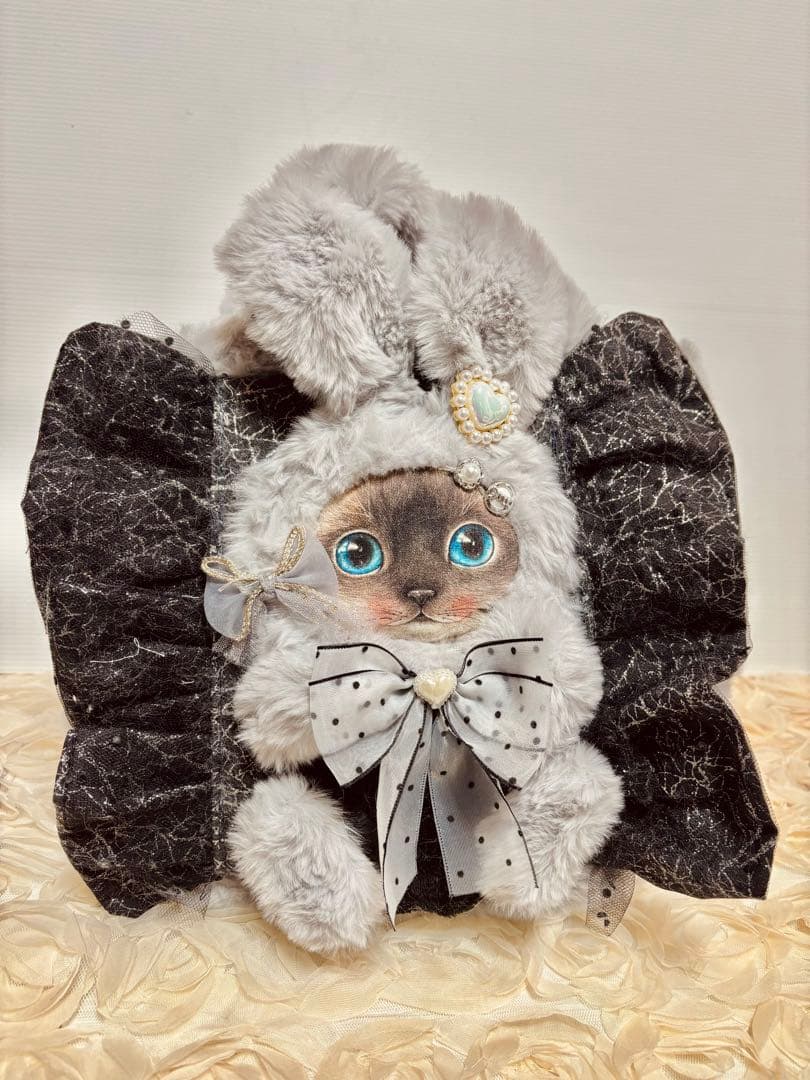 コヤンイサムチョン　グレーブルーファのフリルコロリンバッグ 韓国発 高感度サスティナブルファッションブランドPLEATS MAMA