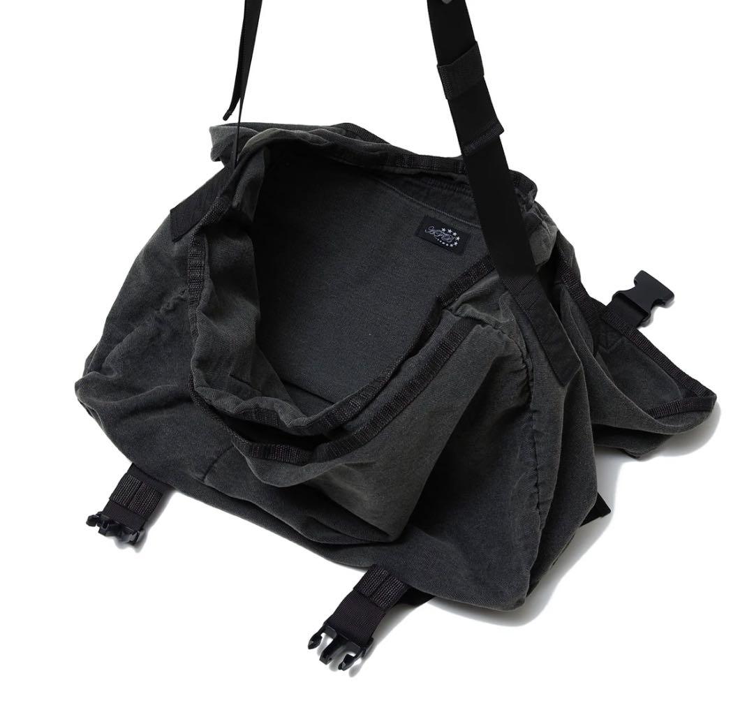 AFB BIG MESSENGER BAG - メルカリ