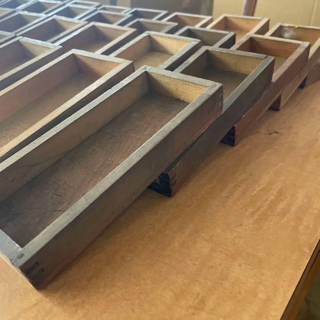 珍しい小型】B40-4/活版印刷所で使われていた小箱（文選箱）40