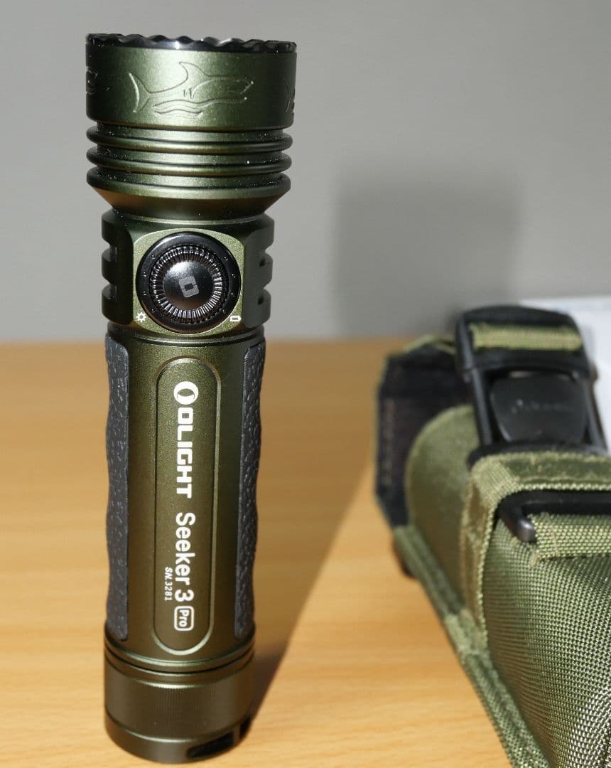 中古】OLIGHT 鮫 seeker 3 pro アーマーグリーン 限定品 - メルカリ