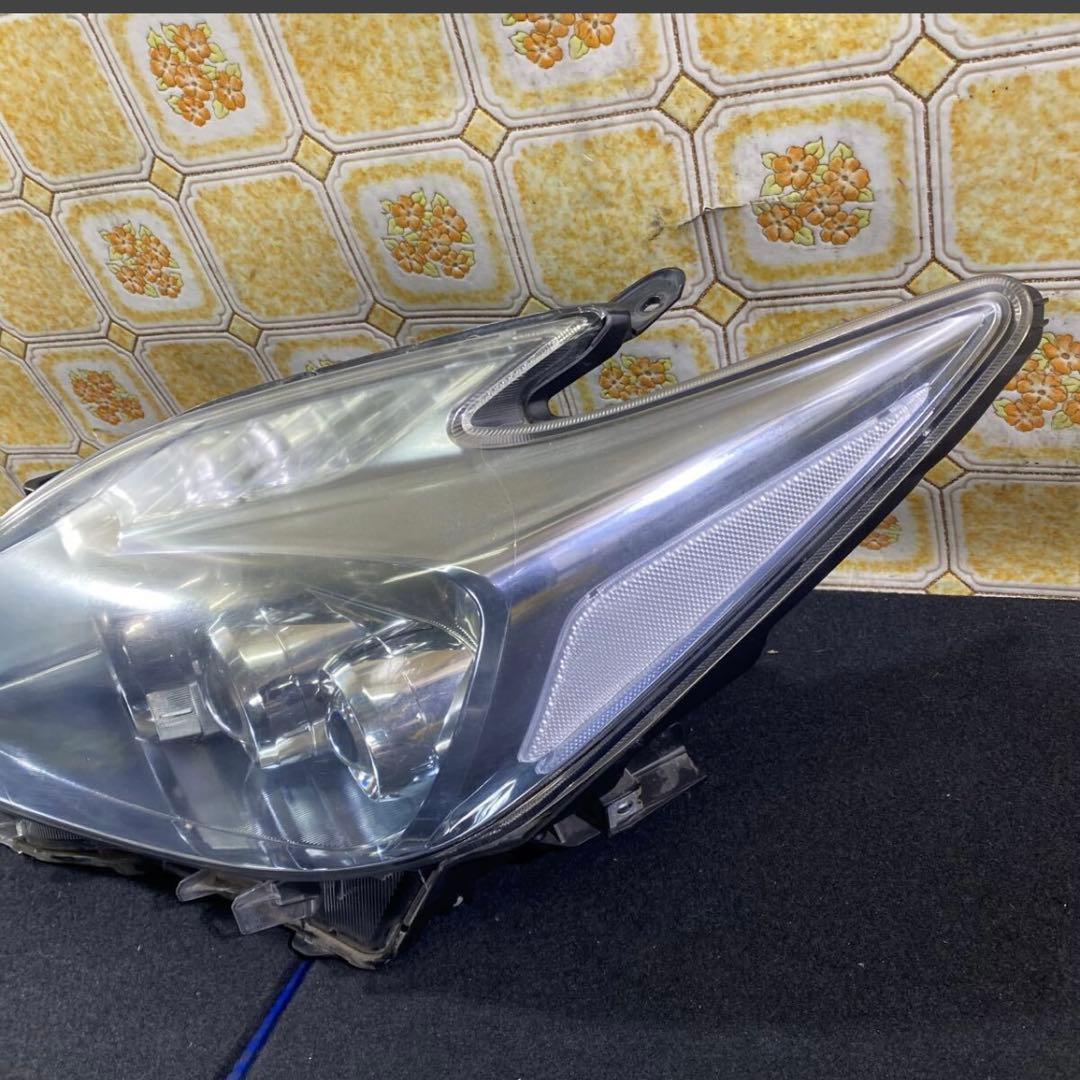プリウス PRIUS 《ZVW30》左ヘッドライト 左ヘッドランプ47-30 - メルカリ
