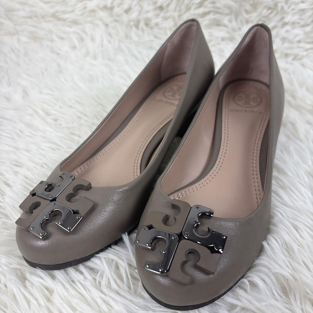 極美品✨ トリーバーチ ヒールパンプス　レザー シルバー ベージュ 22.5 エレガントシルバービジュー ローヒールスクエアパンプス シルバー