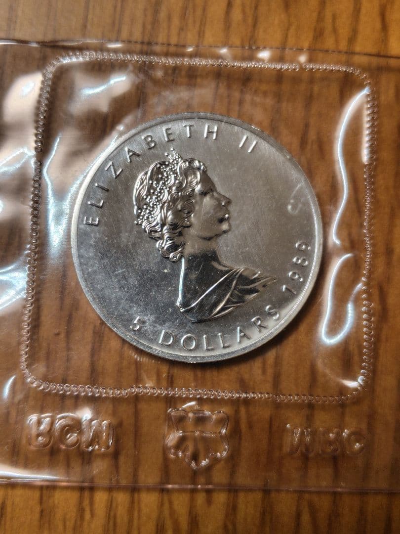 1989メイプルリーフ 1オンス 1989年 メイプルリーフ銀貨 1オンス 純銀 - メルカリ