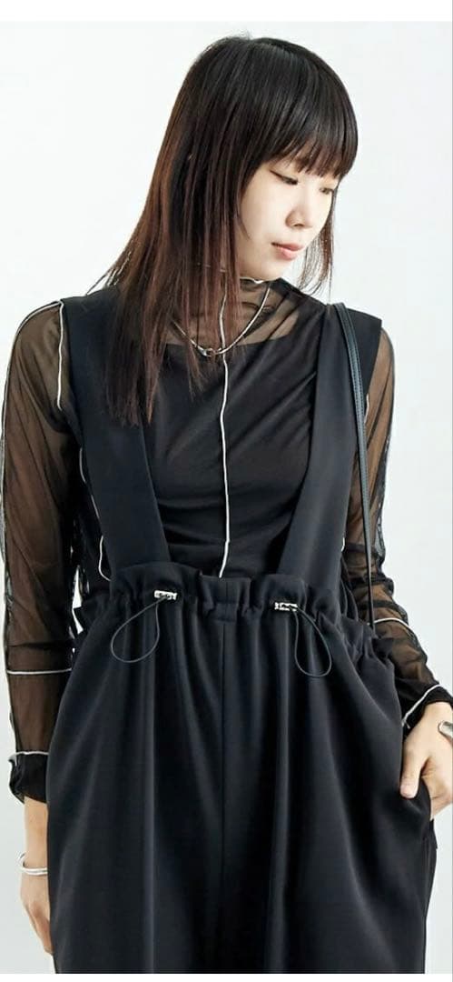 お値下げ CHIGNON ドロストデザインサロペット BLACK - メルカリ