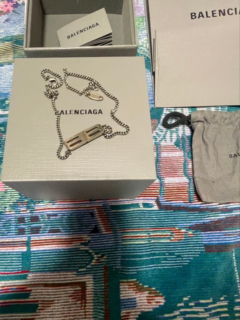 バレンシアガネックレス ショッパー付き➡️➕500 - メルカリ