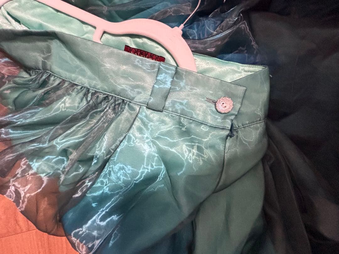 hazama 見えないものを見ようとして見上げた夜空に駆ける透明彩度のスカート B品】見えないものを見ようとして見上げた夜空に駆ける透明彩度の