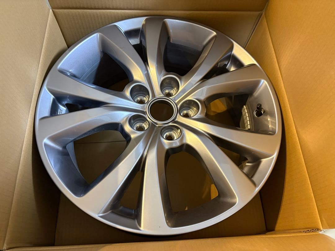 【未使用品】CX-30 純正ホイール 4本セット 18インチ 18×7J マツダ（Mazda） CX-30 純正 アルミホイール 4本 5H-114.3 18インチ 7J