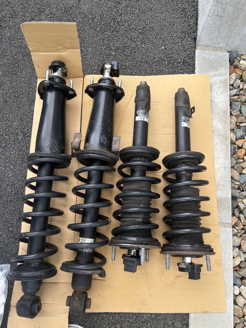 クラウンアスリート2.5アニバーサリーエディション　純正　サスペンションキット 210系クラウン アスリート 純正サスペンションキット 2WD 純正サス