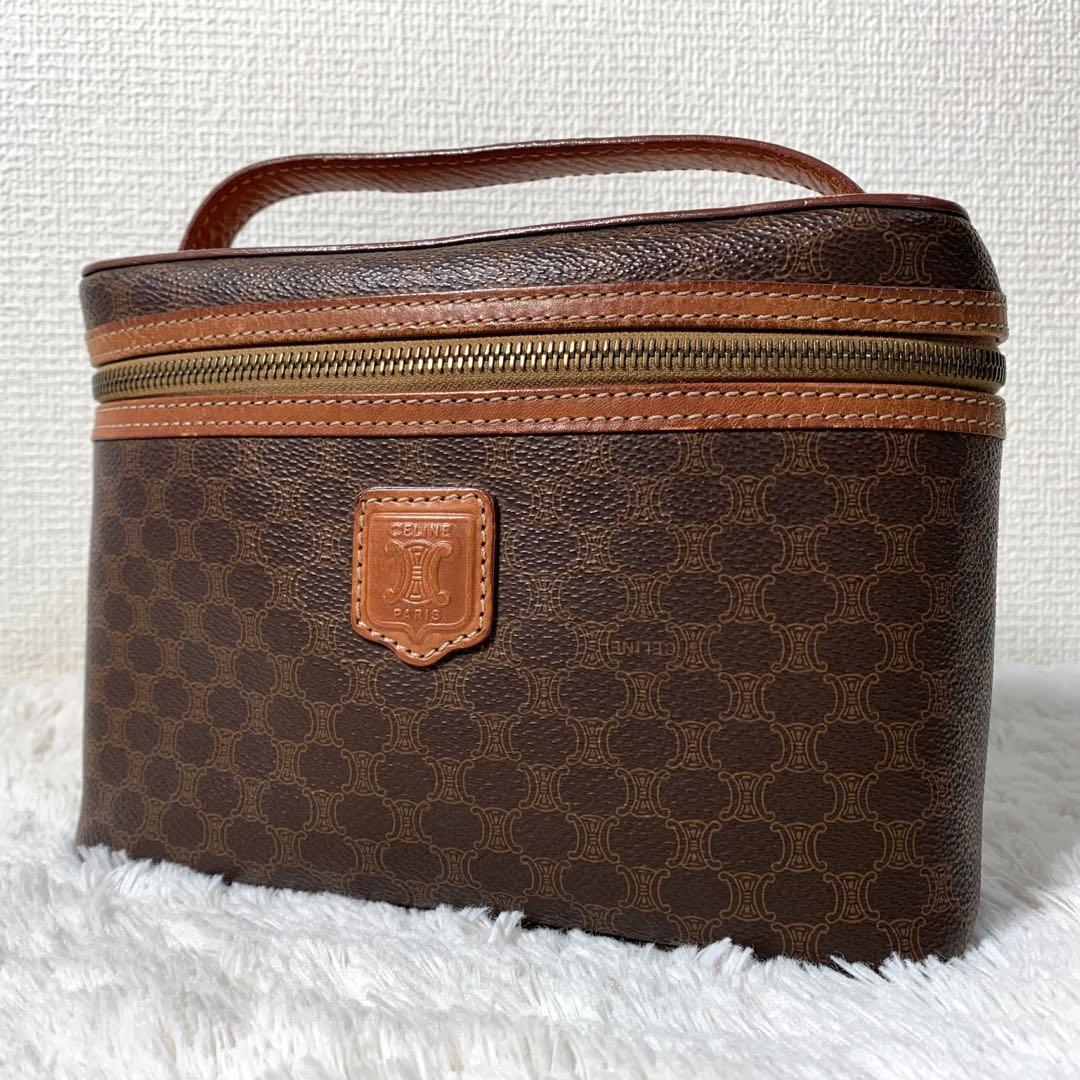 美品　セリーヌ　バニティバッグ　ポーチ　 マカダム柄 レザー CELINE（セリーヌ） マカダム メイクポーチ 化粧ポーチ ハンドバッグ