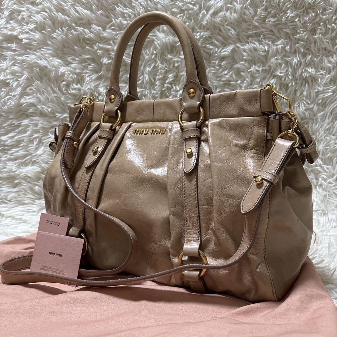 ミュウミュウ　ハンドバッグ　ヴィッテロルクス　2way レザー　ベージュ ミュウミュウ ハンドバッグ ヴィッテロルクス 2way レザー ベージュ