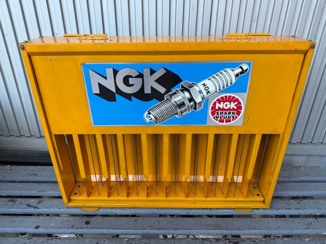 ⭐︎ 値下⭐︎NGK プラグ陳列ケース 送料無料 新品未使用 NGK 純正 スパークプラグ 点火プラグ 陳列棚