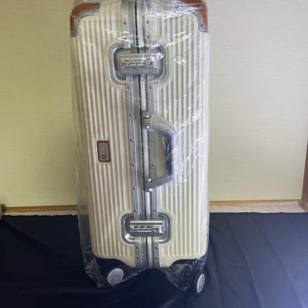 未使用 スイスミリタリー プレミアム Cタイプ 64L ホワイト TSAロック