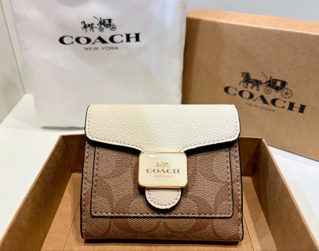 coach ブラウン ホワイト 二つ折り財布 ホワイト C7805 - メルカリ