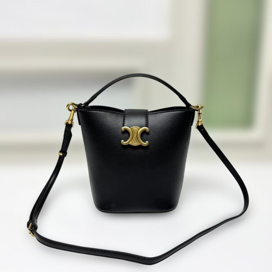 バケットバッグ 3WAY \"SMALL LOUISE\" Bucket CELINE（セリーヌ） バケットバッグ 3WAY SMALL LOUISE ショルダー