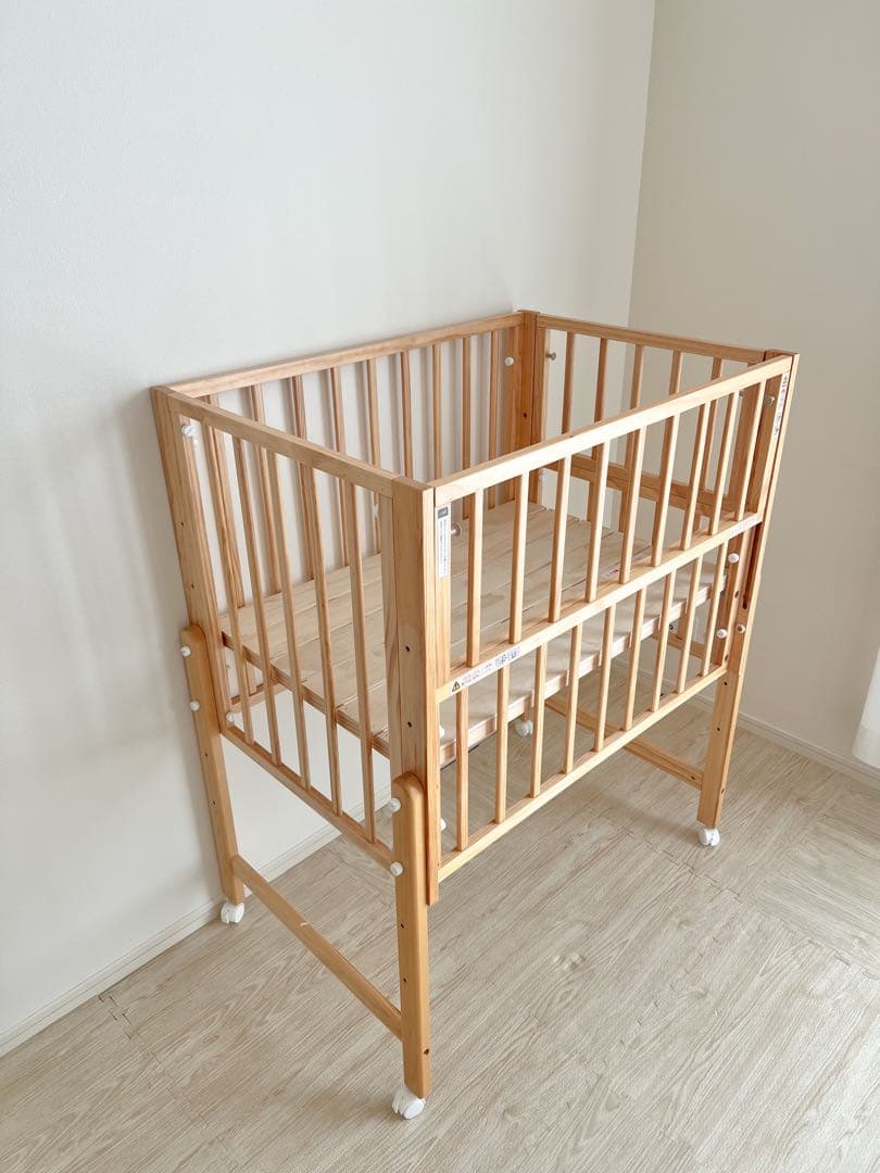 ミニサイズ]トール Wオープン ベビーベッド ナチュラル 大和屋 - メルカリ