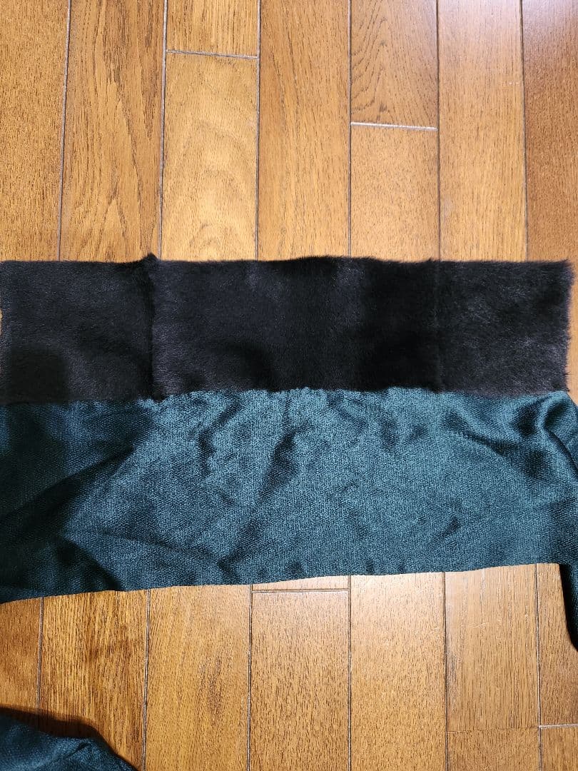 アンドゥムルメステール ファー襟付きロングスカーフ 黒と緑