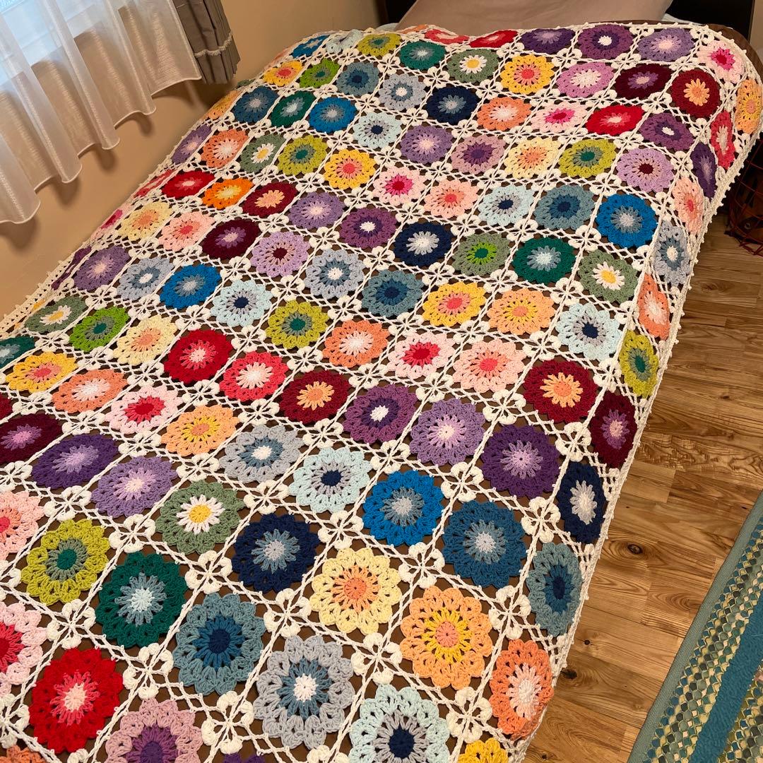 ハンドメイド　お花がいっぱいベットカバー　マルチカバー　モチーフ　コットン faae8fc5c7788ecb878358ffc39787