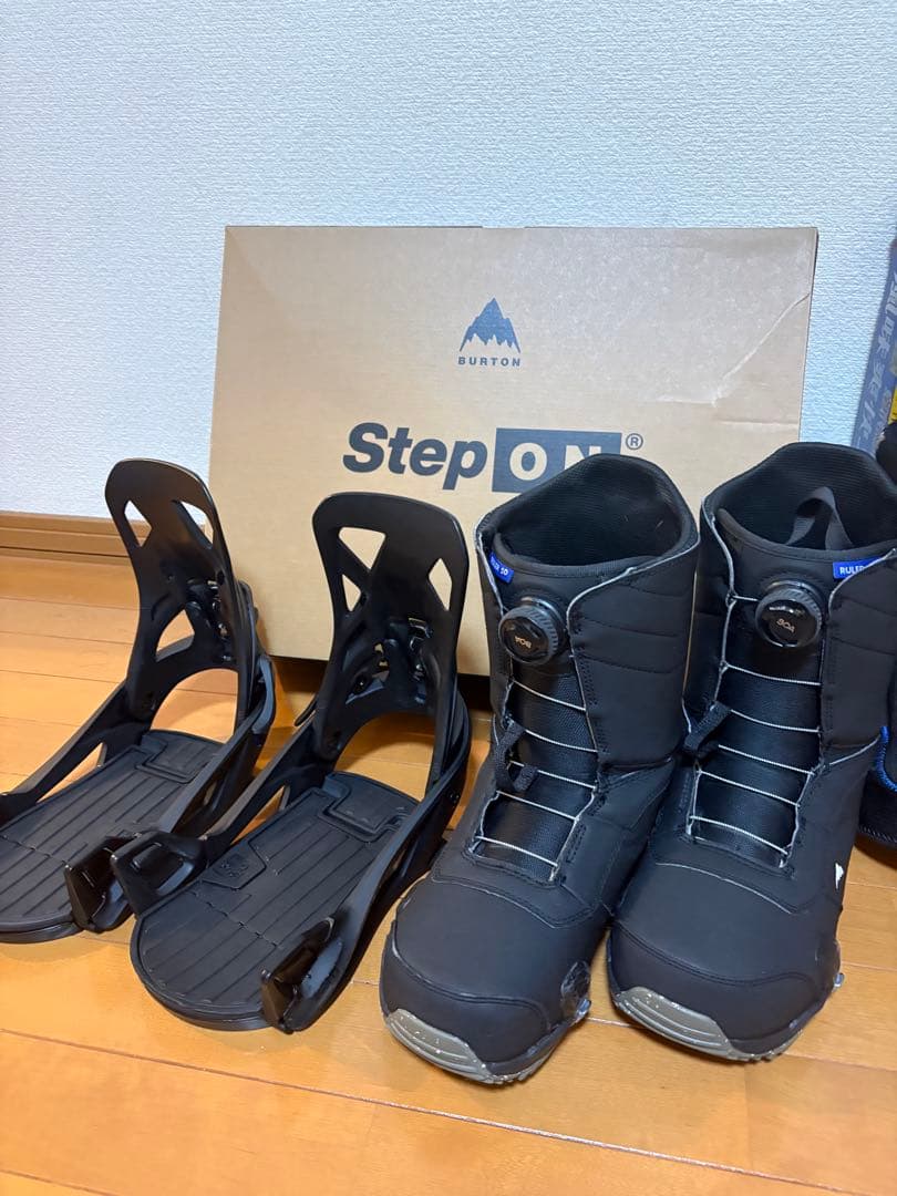 Burton Step On セットReFlex/Ruler 28cm Amazon.com : Burton Men's Ruler Step On Snowboard Boots, Black, 10