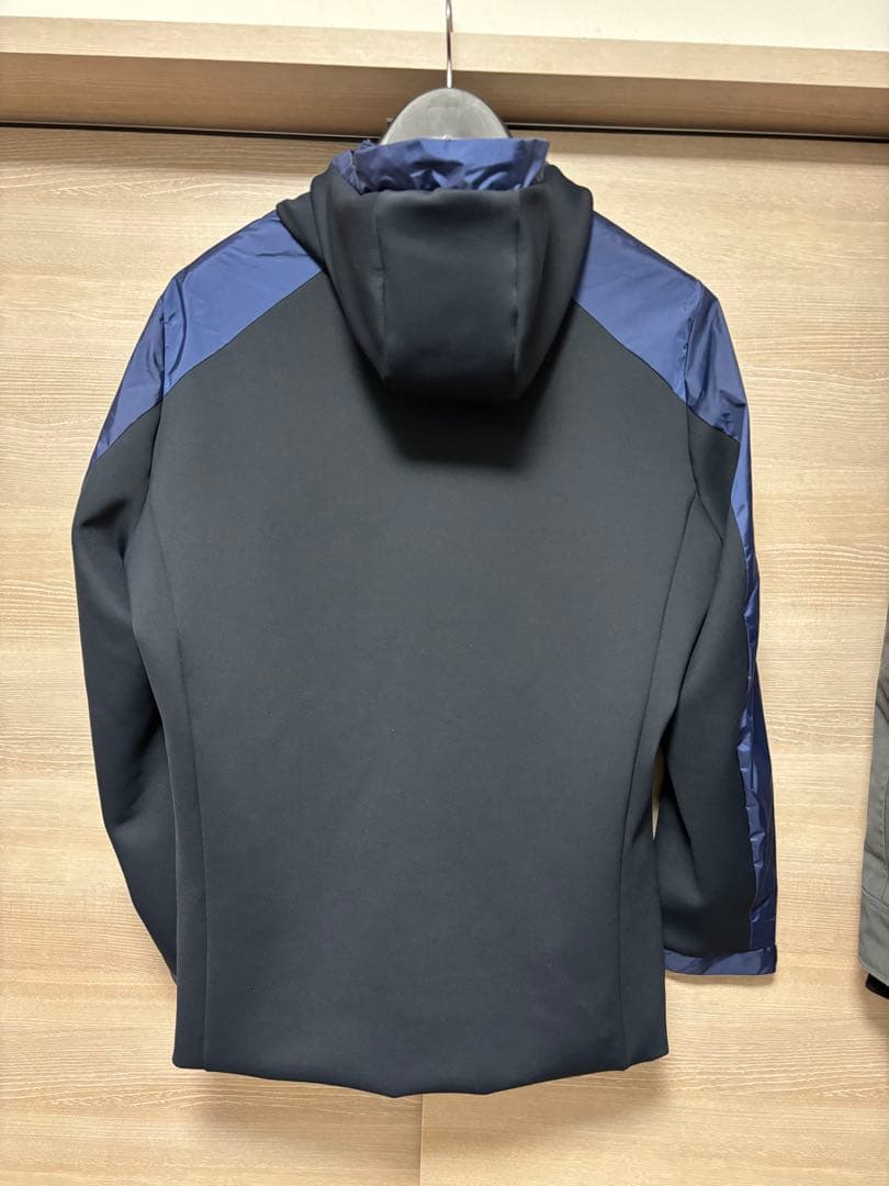 極美品 大きいサイズ タトラス BIONE 異素材切替ナイロンジャケット 紺