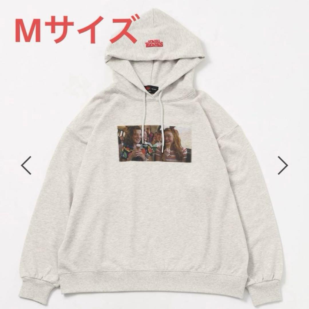 STRANGER THINGS ニコアンドコラボ 缶バッチ付きパーカー　Mサイズ niko and ｜【STRANGER THINGS】コラボ 缶バッチ付きパーカー