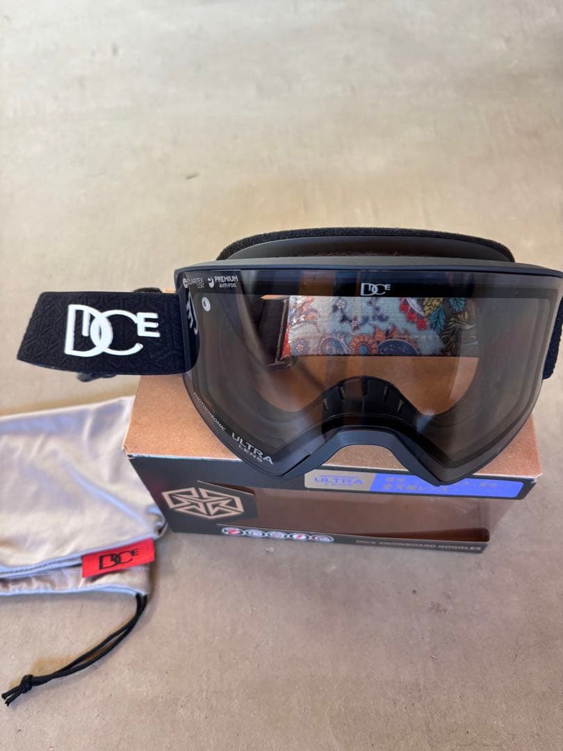DICE ダイス SHOWDOWN ショーダウン ゴーグル　調光レンズ使用 スノーゴーグル DICE ダイス SHOWDOWN ショウダウン ゴーグル