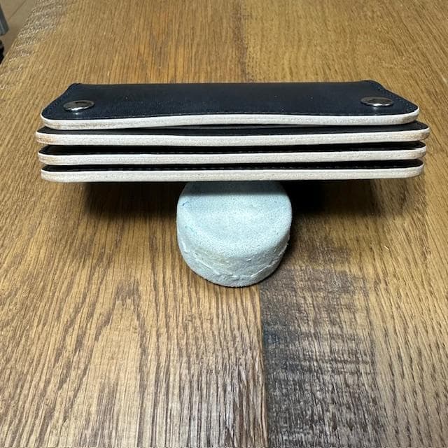 ミドルトラッカーウォレット 丘染め茶芯ブラック シルバー トラッカー