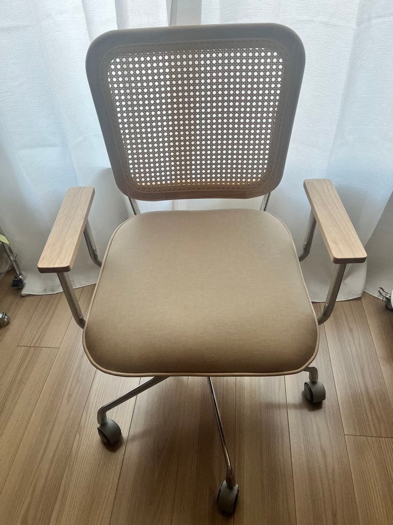 【極美品】LOWYA ラタン調デスクチェア 韓国インテリア風 極美品】LOWYA ラタン調デスクチェア 韓国インテリア風 ラタン調デスク