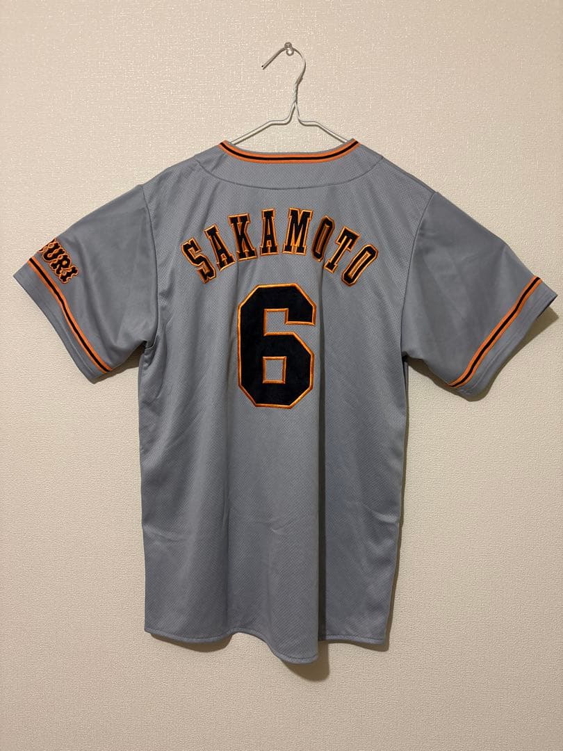 読売ジャイアンツ 坂本勇人ビジターユニフォームLGサイズ - メルカリ